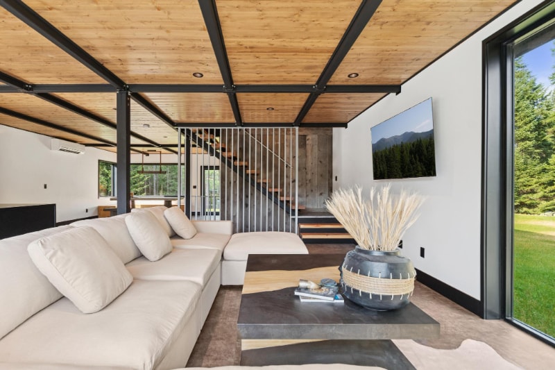 Building Photo - 172 E Many Lakes Dr