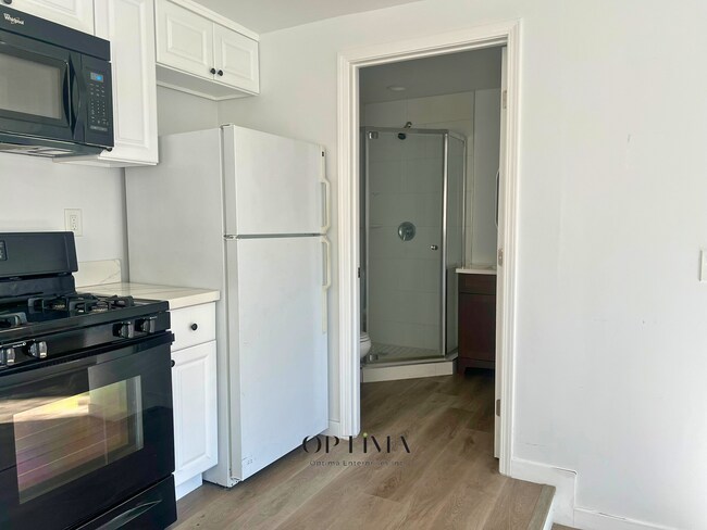 Building Photo - 8400 Fullbright Ave