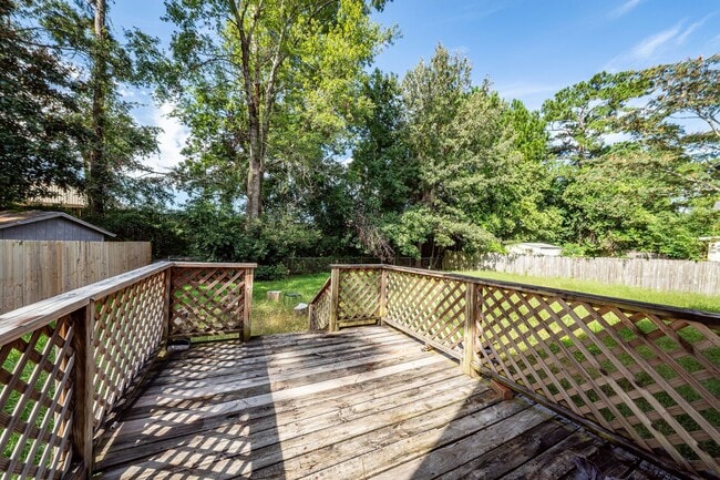 Building Photo - 4 Bedroom, 2.5 Bathroom Home in Tall Pines...
