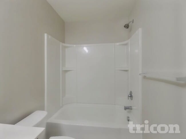 Building Photo - 131 Quail Springs Rd