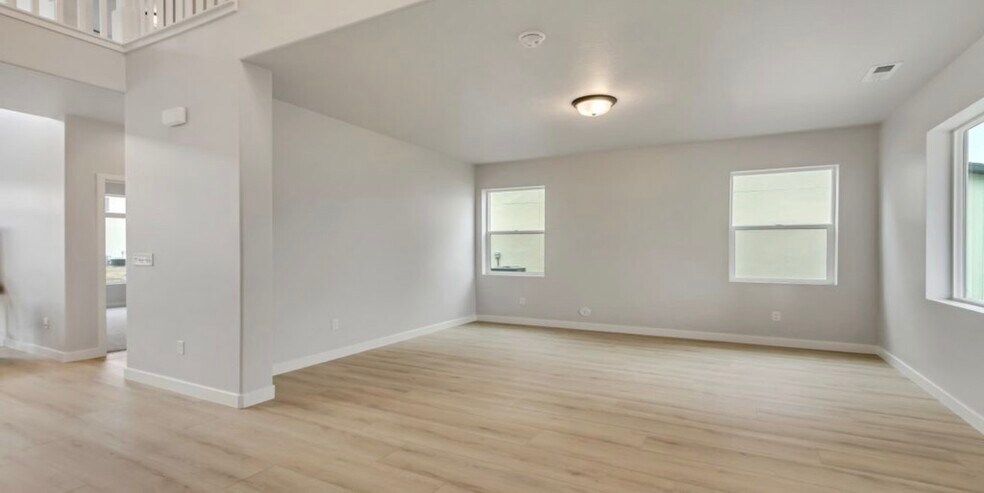 Building Photo - 932 S 250 W