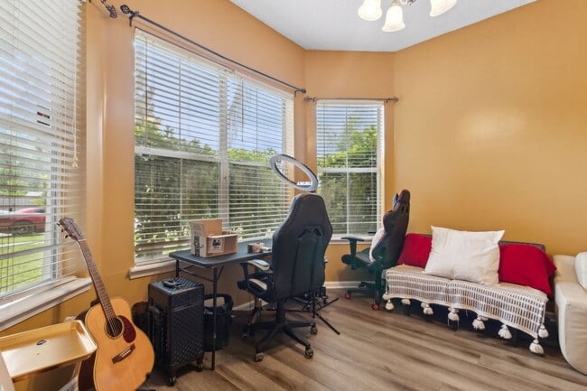 Building Photo - Spacious 3-Bedroom Home with Bonus Room Ne...