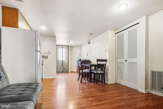 Building Photo - 788 S 2nd St