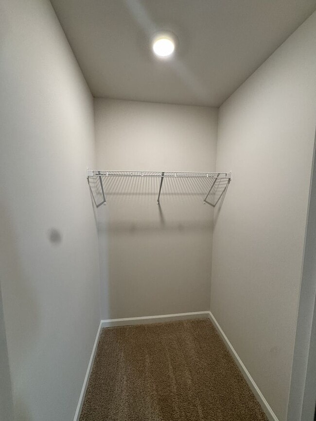 Building Photo - ***** $200 OFF FIRST MONTH RENT *****