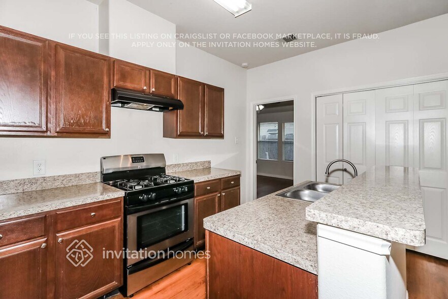 Building Photo - 18731 Dennington Dr