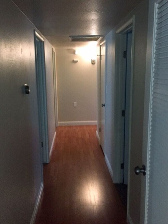 Building Photo - 1657 W Ellery Way