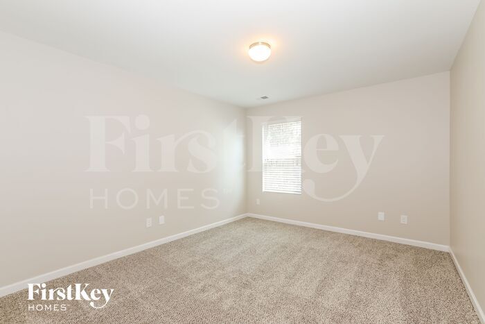 Building Photo - 3527 Lebella Ln