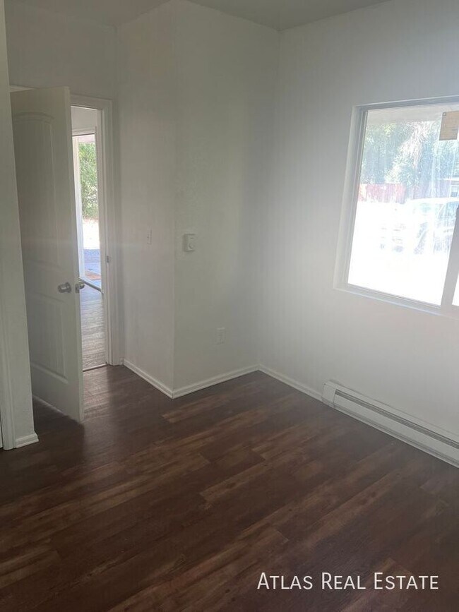 Building Photo - 236 W Iowa Ave