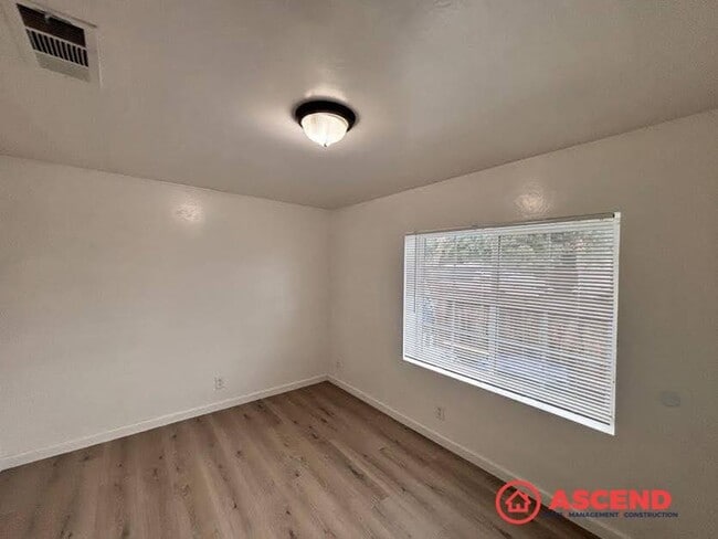 Building Photo - 201 E 1st St