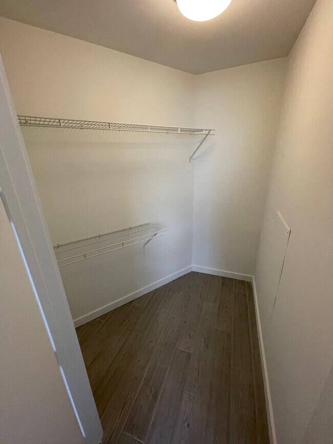 Walk-in closet’s - 3401 N Miami Ave