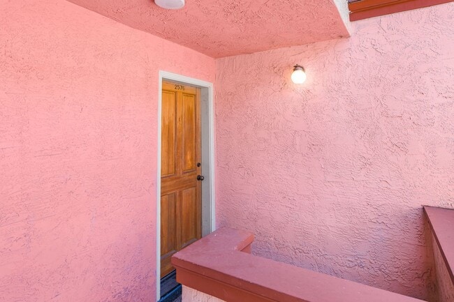 Building Photo - North Berkeley Condo – Steps from Campus w...