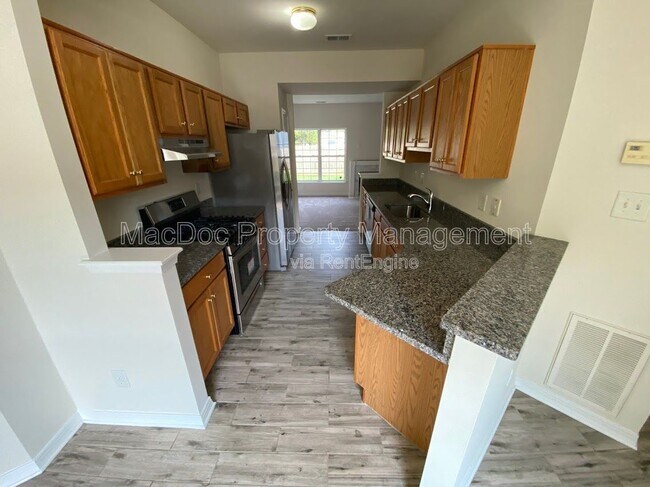 Building Photo - 2709 Church View Ln