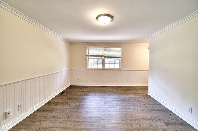 Building Photo - 635 Lake View Dr