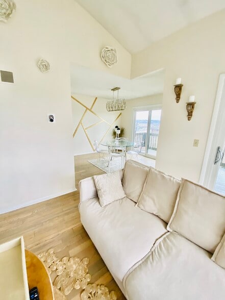 Building Photo - 2415 Maryland Ave