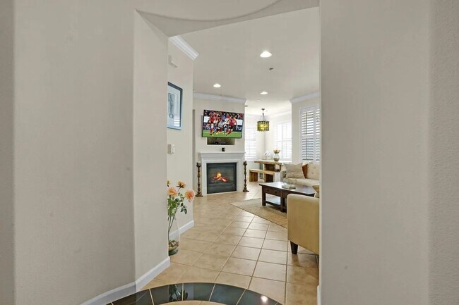 Building Photo - Wonderful Dublin Condo