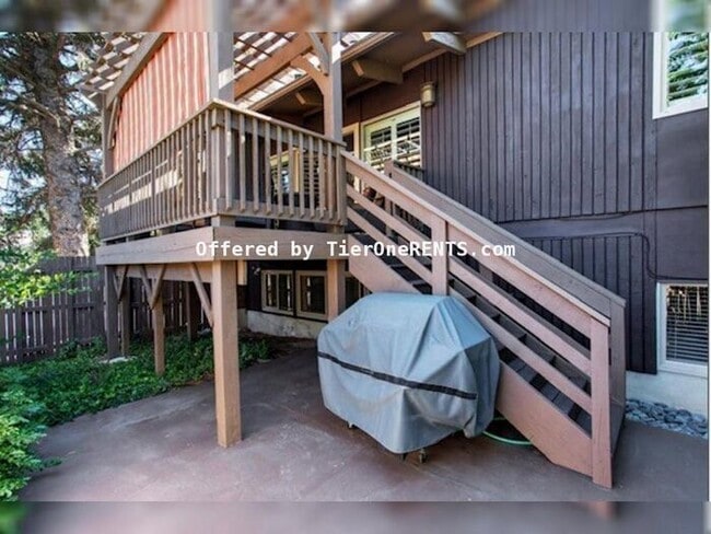 Building Photo - This property offers a NO DEPOSIT option available for qualified renters!