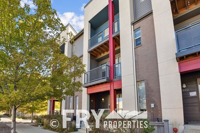 Primary Photo - Beautiful 3 Bedroom Townhome in Belmar