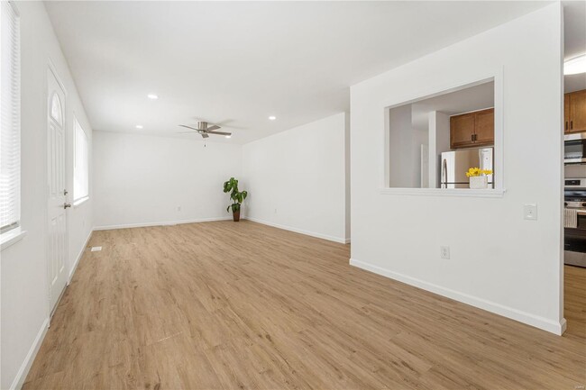 Building Photo - 2705 Belair Terrace