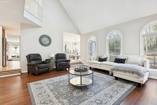 Building Photo - Move In Ready 4 Bedroom House in Yorktown!