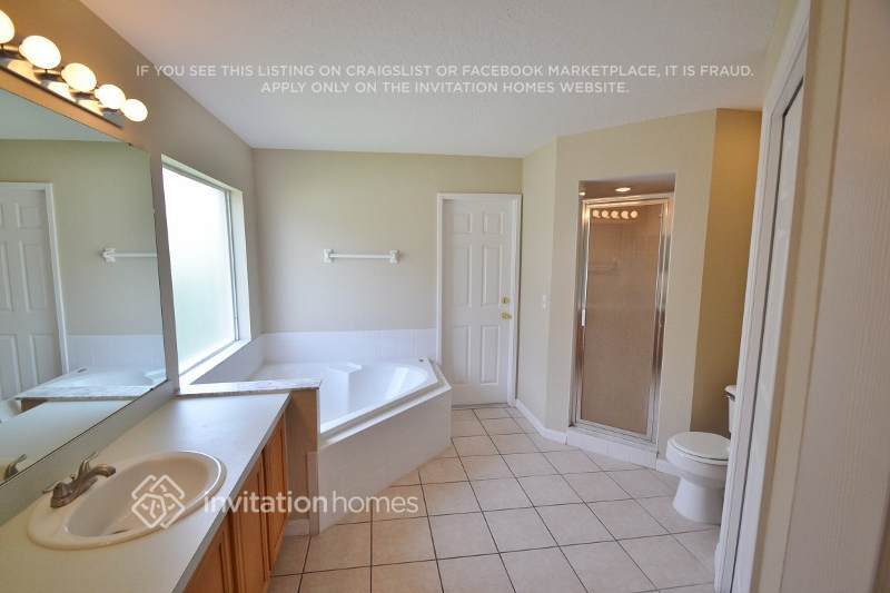 Building Photo - 117 Quiet Oak Ct