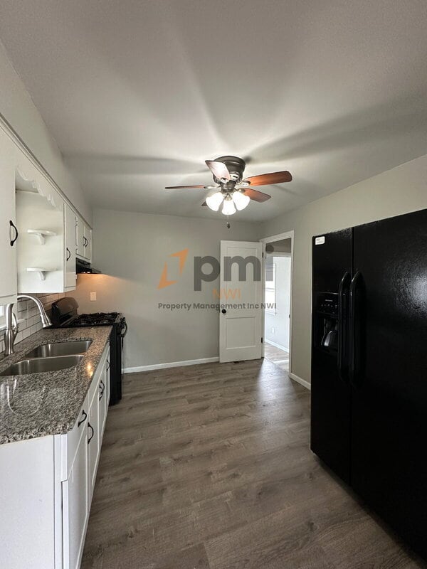 Building Photo - 1215 170th St