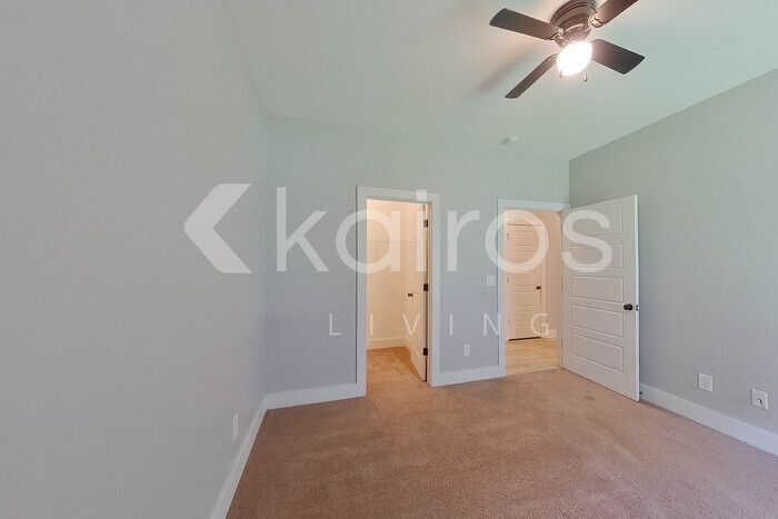 Building Photo - 165 Maple Leaf Dr