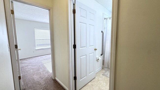 Building Photo - 3 bed/2 bath home, conveniently located in quiet Meadowfield Bluff