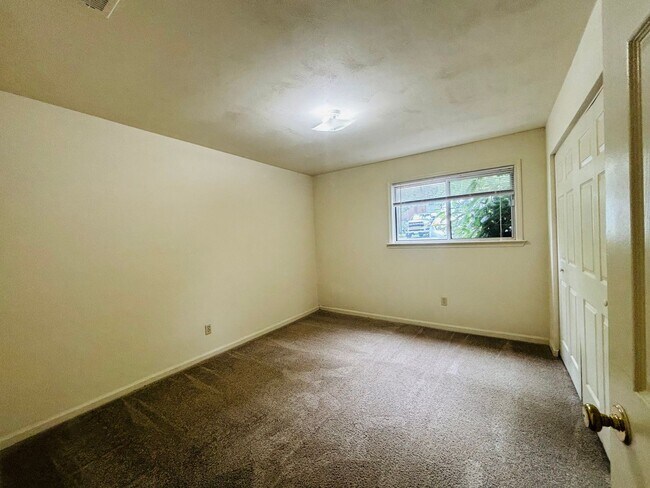 Building Photo - 403 Berryfield Ln
