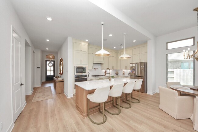 Building Photo - 2995 Tantara Dr