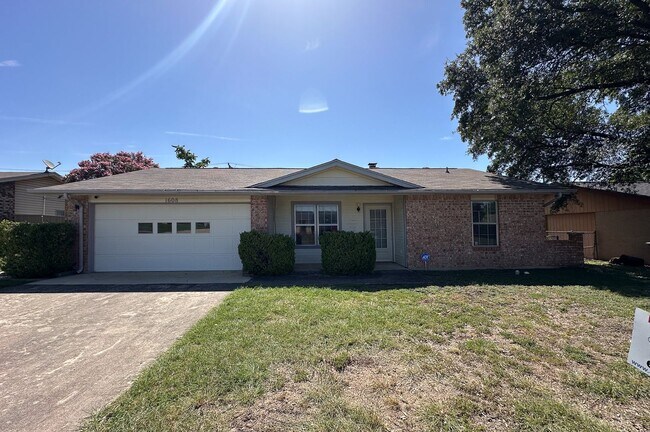 Primary Photo - Charming 3-Bedroom, 2-Bathroom Home – Avai...