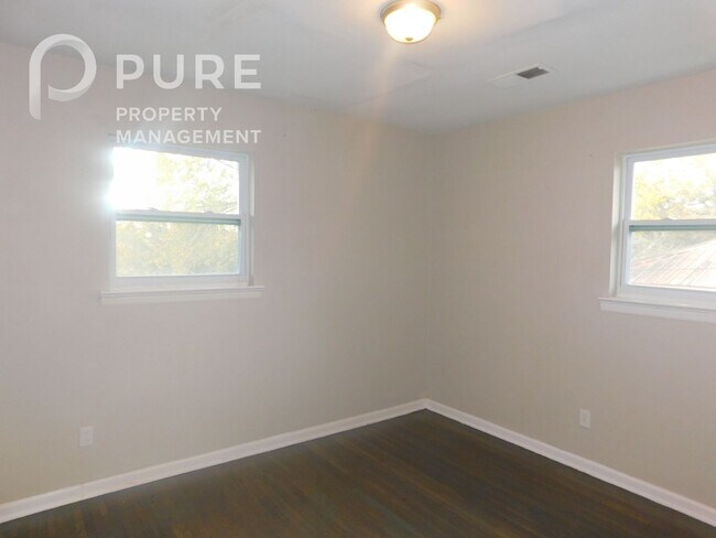 Building Photo - 2028 Progress St