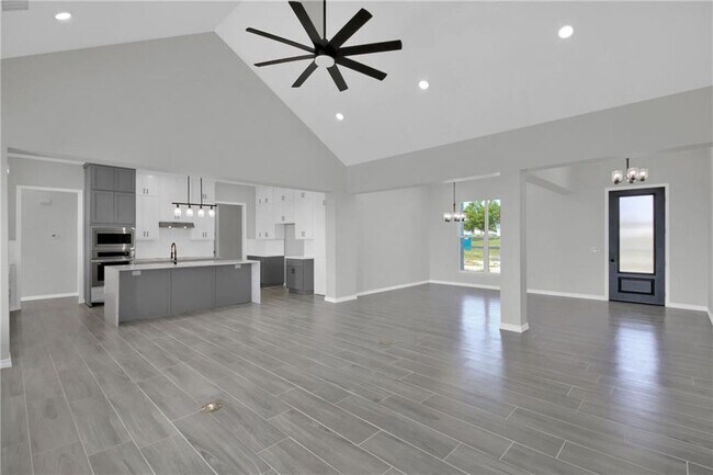 Building Photo - 303 Highlander Ct