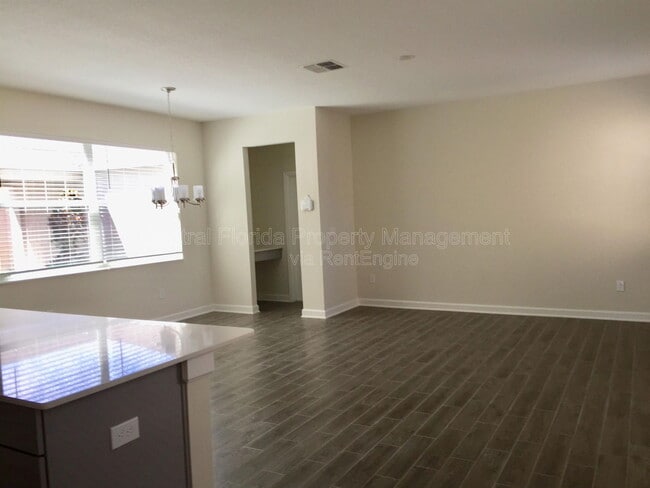 Building Photo - 12076 Theme Alley