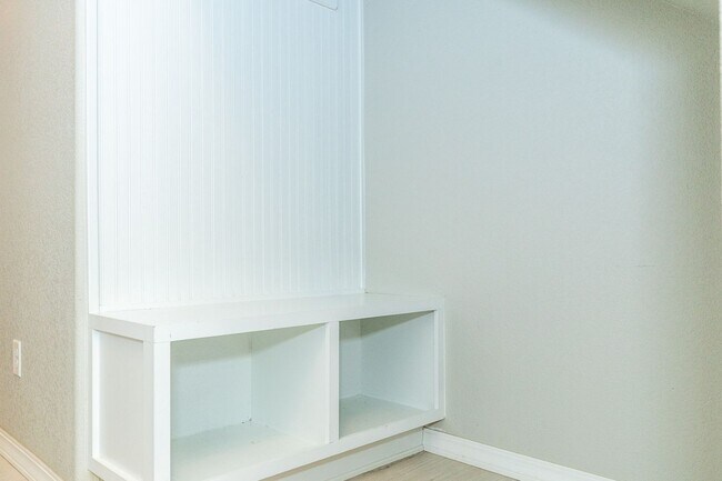 Building Photo - 4535 Samaritan Lp