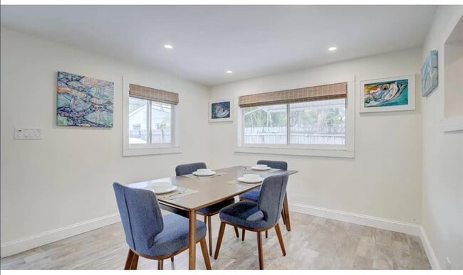 Building Photo - 501 SW 11th St