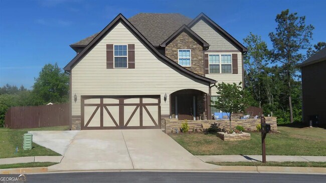 Primary Photo - 201 Cliffhaven Cir