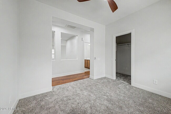 Building Photo - 3113 E Chisum Ln