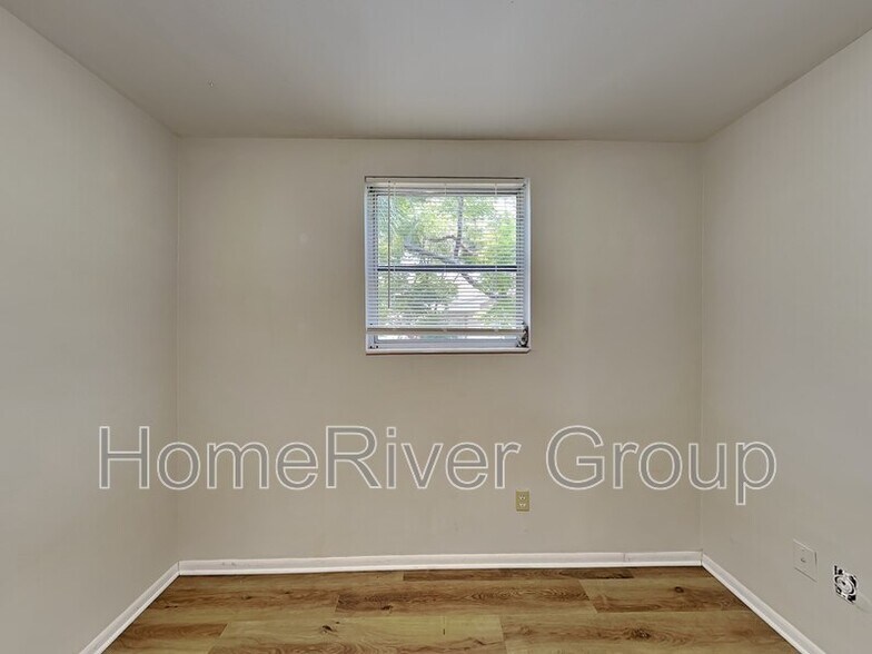 Building Photo - 6153 Spring Hill Dr