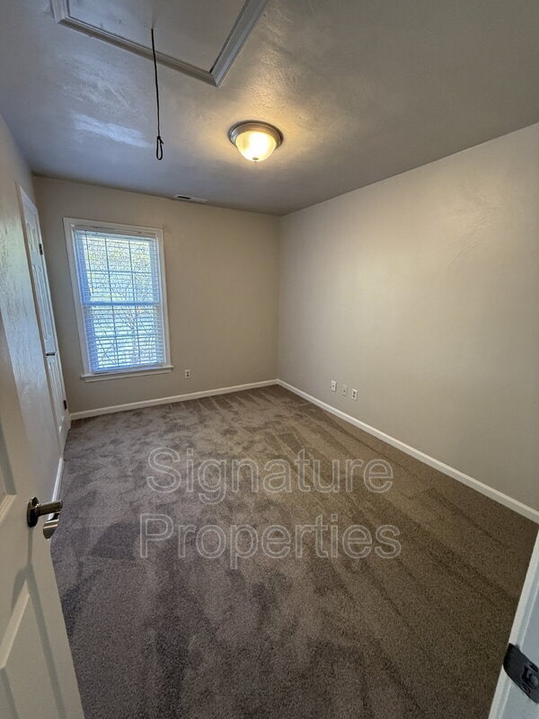 Building Photo - 508 Mulligan Dr