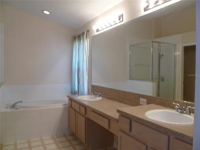 Building Photo - 6936 Cohasset Cir