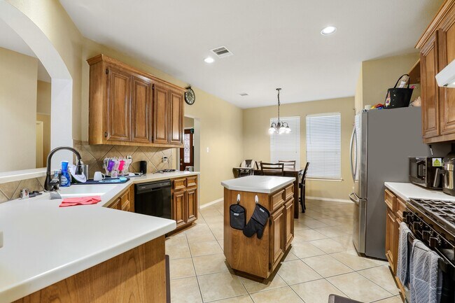 Building Photo - 17611 Haywood Oaks Dr