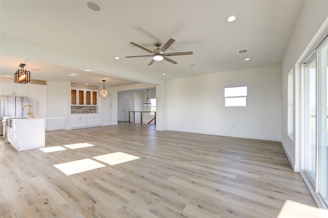 Building Photo - 21201 Scissor Tail Ln