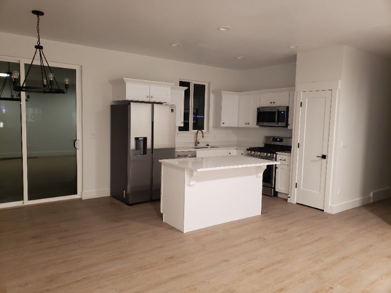 Building Photo - 6887 S 190 E