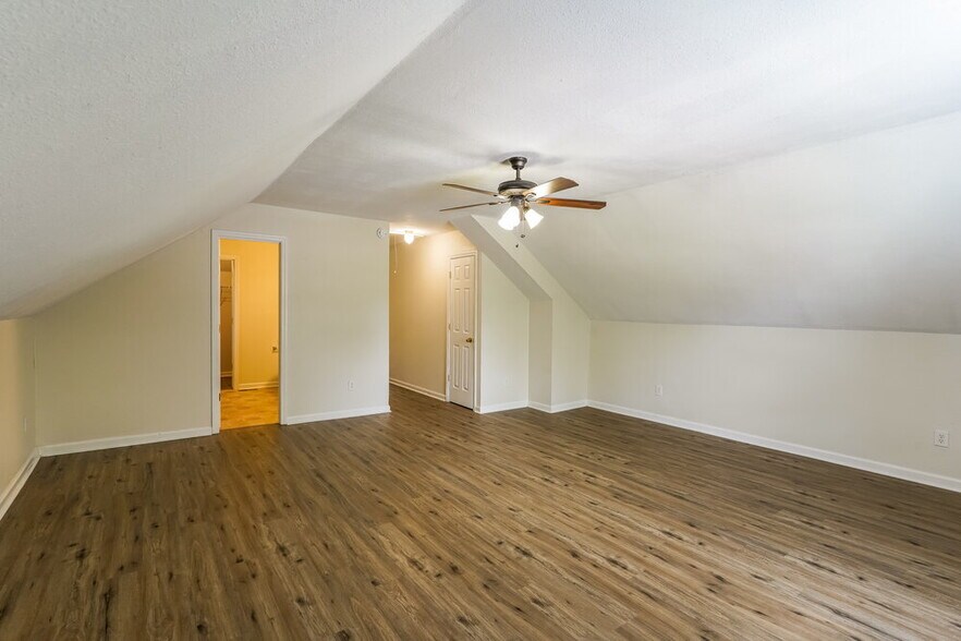 Building Photo - 608 Birchbrook Ct