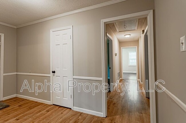 Building Photo - 111 Canebrake Dr