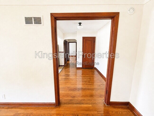 Building Photo - 3841 Kingsland Ct