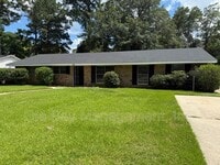 Building Photo - 2821 S Richardson Dr