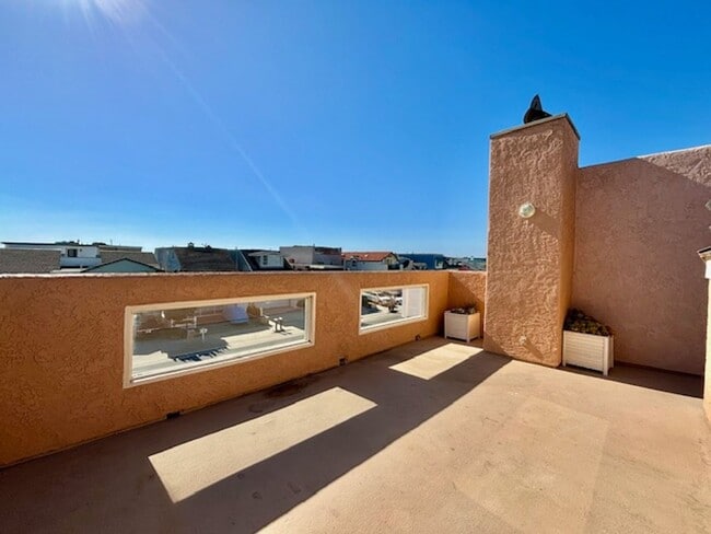 Building Photo - 316 Ocean Dr