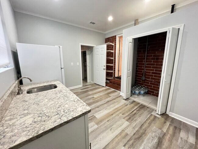 Building Photo - 3219 Fruitwood Ln