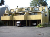 Building Photo - 2145 Eastview Pl